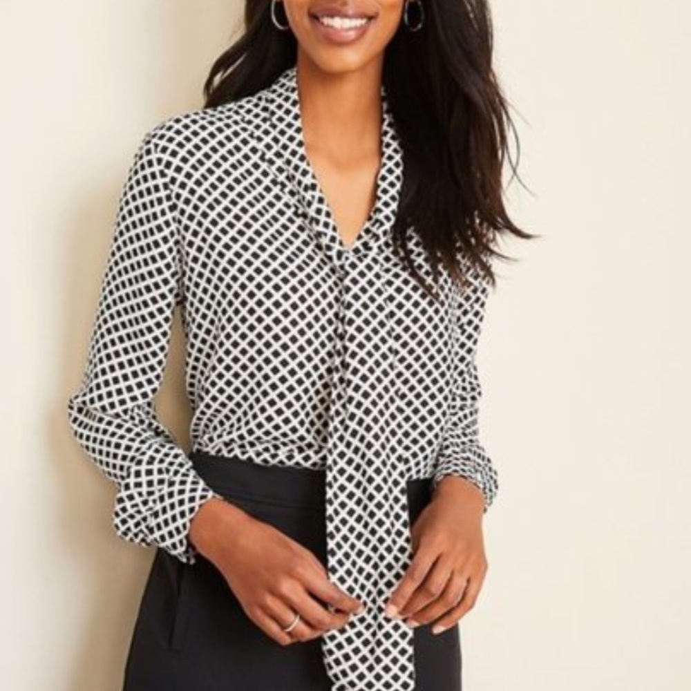 NWT Ann Taylor - Petite B&W Tie Button Down - XL